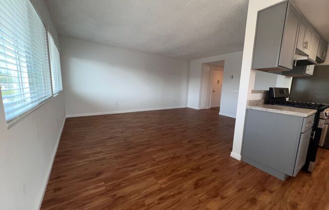 1 bed, 1 bath, 734 sqft, $2,100, Unit 19