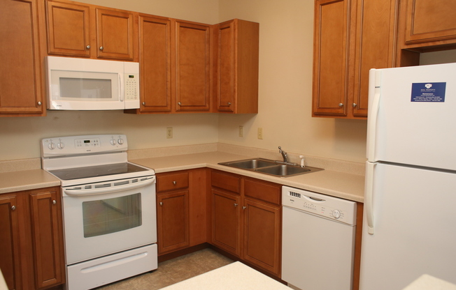 2 beds, 2 baths, 1,098 sqft, $1,695, Unit Ste #205