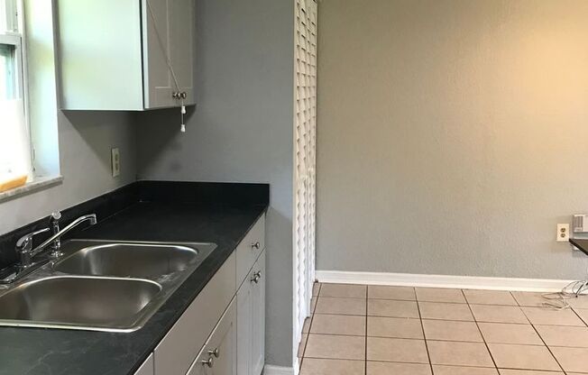 2 beds, 1 bath, $1,350