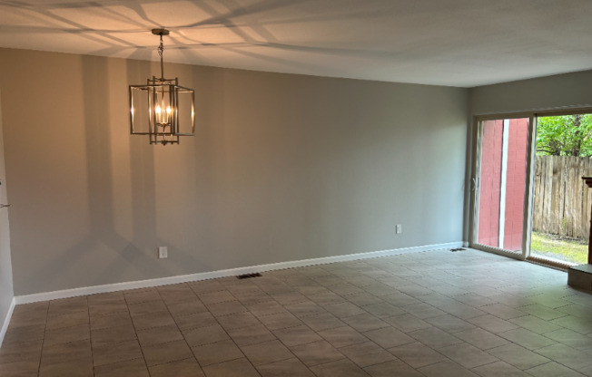472 W ROCKRIMMON BLVD