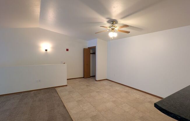 2 beds, 1 bath, 1,100 sqft, $1,319, Unit 1053 8305