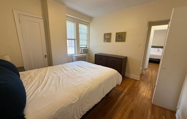 2 beds, 2 baths, 1,303 sqft, $3,000, Unit New King Edward  607