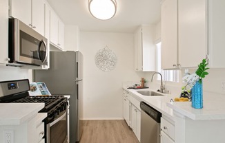 5760 Laurel Canyon Apartments