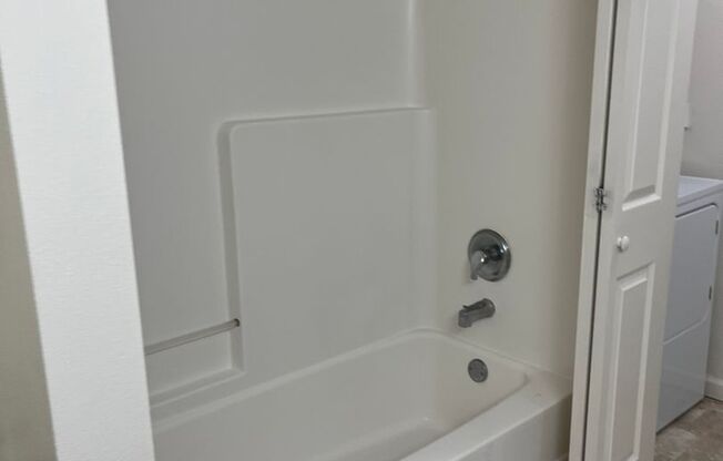 3 beds, 2 baths, 1,360 sqft, $1,489, Unit 30