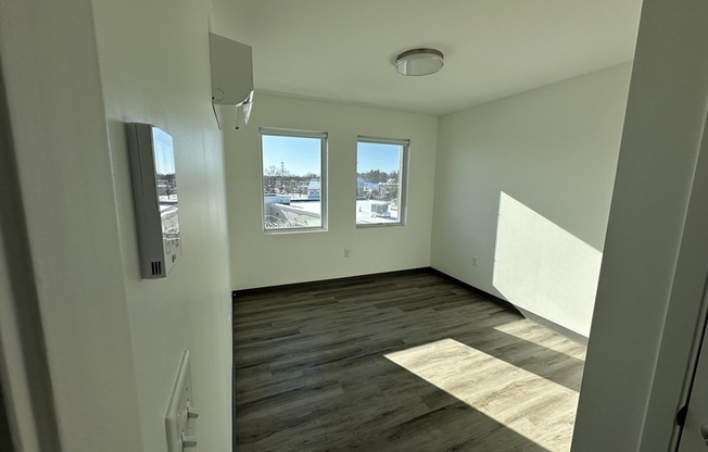 11 DANA AVE
