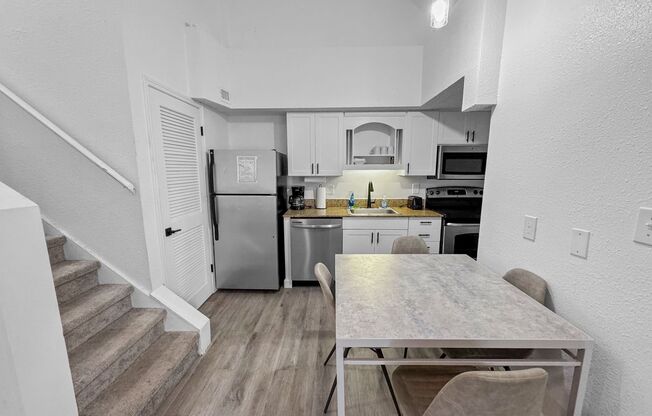 2 beds, 2 baths, 700 sqft, $2,165, Unit BLDG 1036 - APT 205