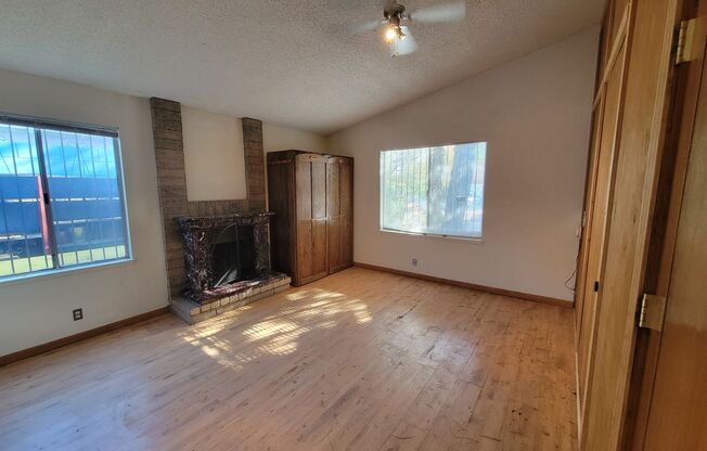 Single story in Montara Est 4 bed/2 full bath/2 car