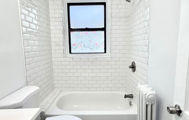 1 bed, 1 bath, $1,050, Unit F4