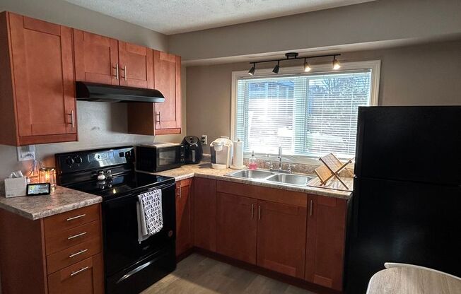 2 beds, 1.5 baths, 680 sqft, $949, Unit 8534