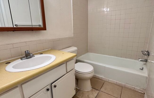 1 bed, 1 bath, 600 sqft, $700, Unit Unit 209