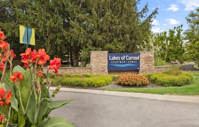 Lakes of Carmel Entrance