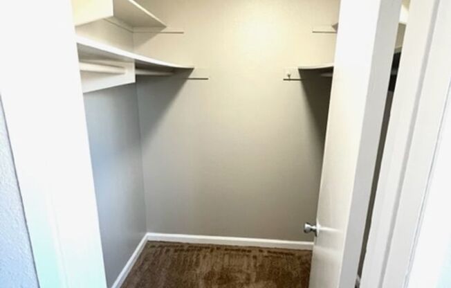 1 bed, 1 bath, 650 sqft, $1,950, Unit 21