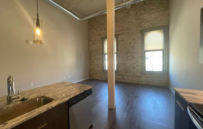 1 bed, 1 bath, 818 sqft, $1,705, Unit Cream City Lofts-502