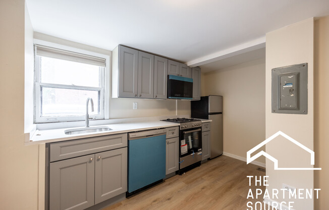 1501 W Fullerton Ave, Chicago IL 1R