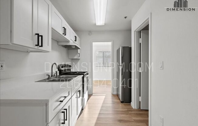 1 bed, 1 bath, 303 sqft, $975, Unit Unit 108