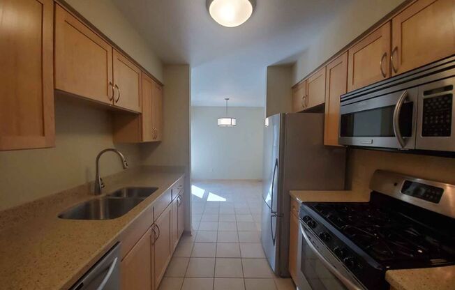 4 beds, 2 baths, 1,400 sqft, $2,675, Unit 103