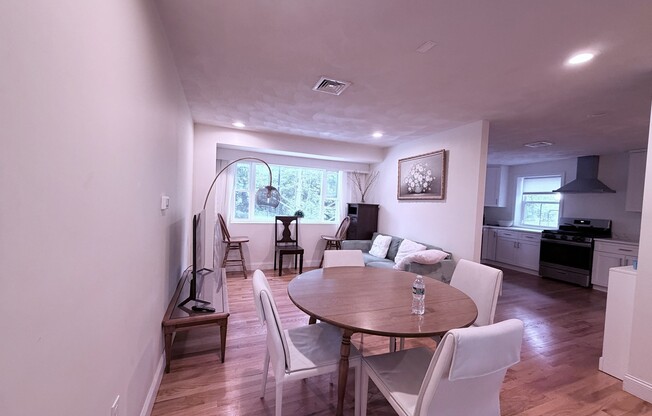 3 beds, 2 baths, 1,600 sqft, $6,300, Unit 201