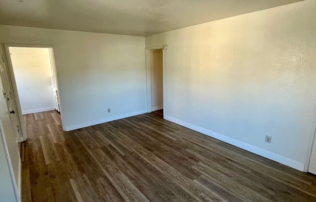 2 beds, 1 bath, $2,700, Unit 141