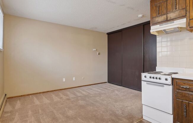 Studio, 1 bath, $799, Unit 1443 Park Street