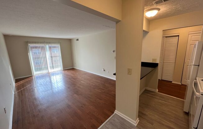 2 beds, 1 bath, 850 sqft, $950, Unit 1543-B1