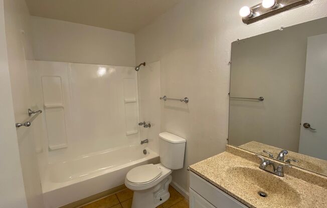 2 beds, 1 bath, $1,995, Unit 4966-08