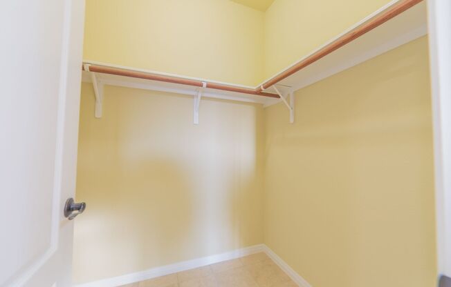 Town Centre Condo close to Dell and Shopping!!