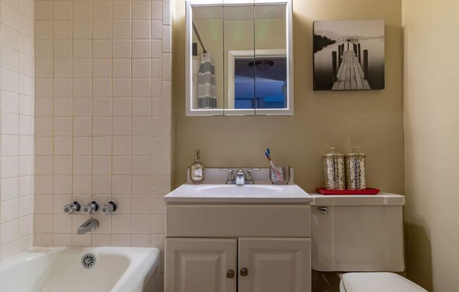 1 bed, 1 bath, 625 sqft, $1,016, Unit 110-Model