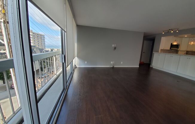 Renovated Pacific Heights 2x2 Condo with garage parking