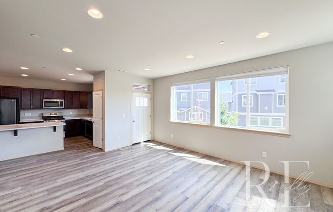 Spacious 3-Bed + Loft with Natural Light & Modern Comforts at 1060 Banyan