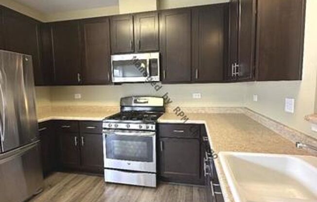 649 Cary Woods Cir Cary, IL 60013