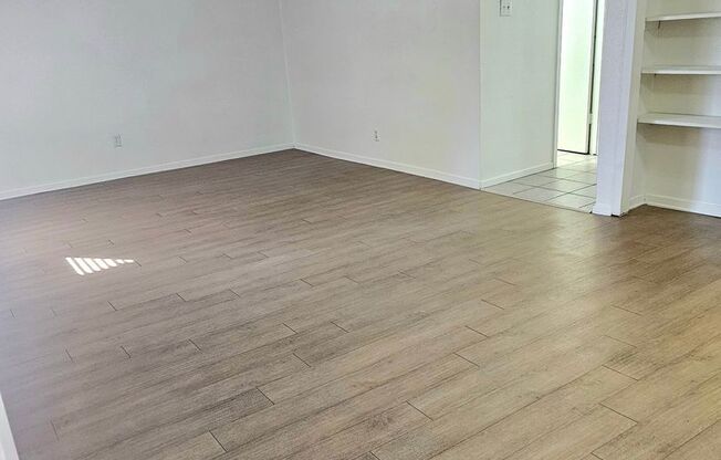 2 beds, 1 bath, 900 sqft, $1,299, Unit ELP2202-232