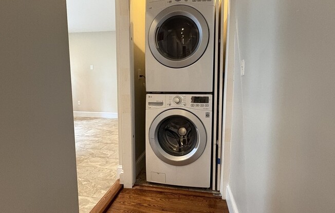 3 beds, 2 baths, 1,372 sqft, $3,700, Unit 1