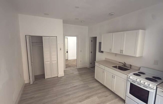 Studio $1,400/mo & 1/1 $1,600/mo, newly renovated in Miami! / Estudio $1,400/mes y 1/1 $1,600/mes, remodelados en Miami.