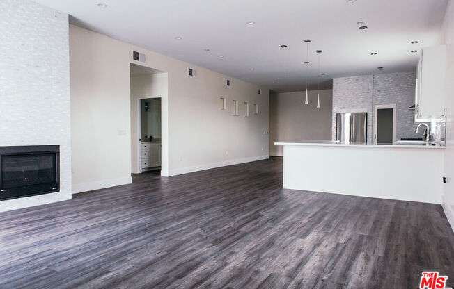 1431 S SHERBOURNE DR
