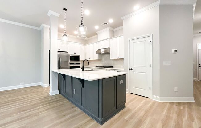 3 beds, 2.5 baths, $2,800