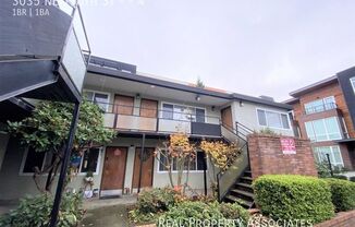 3035 NE 130th St