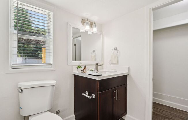 Studio, 1 bath, 383 sqft, $1,000, Unit 1056