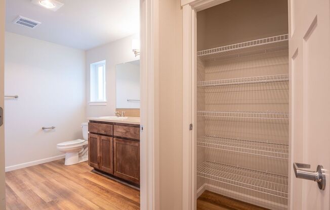 1 bed, 1 bath, 782 sqft, $1,600, Unit B-309