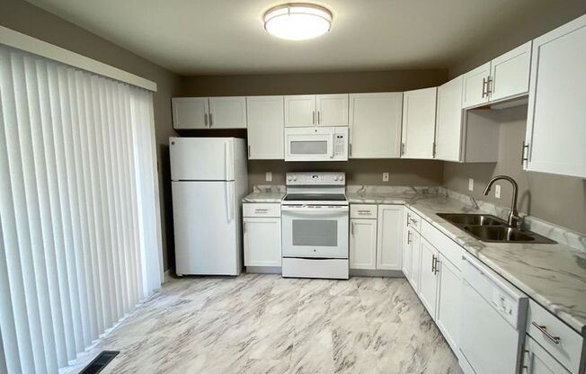 2 beds, 1 bath, 1,000 sqft, $1,350, Unit 1167-8