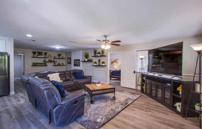 Luxury 5-Bedroom Fully Furnished Home- Ideal Location