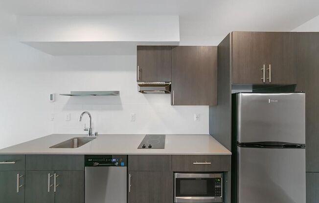 Studio, 1 bath, 300 sqft, $1,395, Unit 204