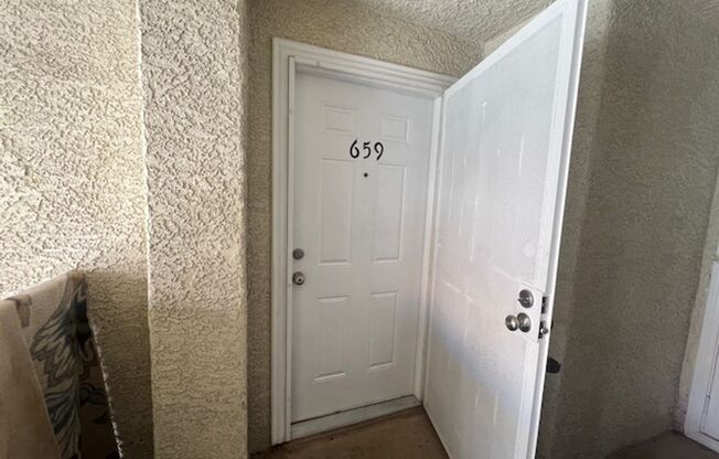 2 beds, 1 bath, $1,300