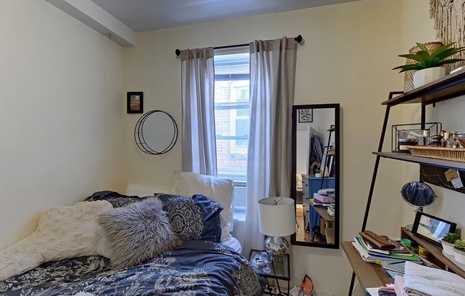 2 beds, 1 bath, 700 sqft, $3,795, Unit 18