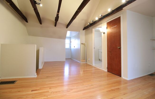 2 beds, 2 baths, $1,995, Unit #D