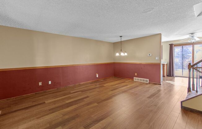 4 bed, 2 bath, large yard available in Woodmere, Loveland