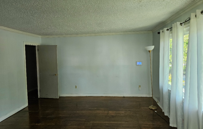 1901 35 AVE N
