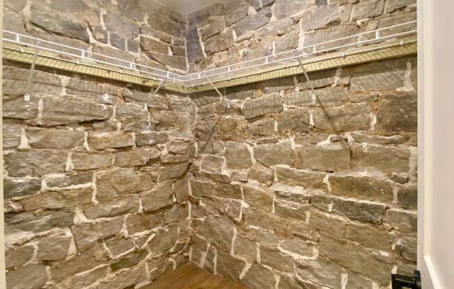 2 beds, 2 baths, 960 sqft, $2,470, Unit 012