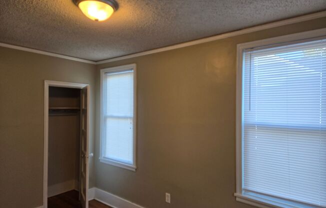 2 beds, 1 bath, $1,150