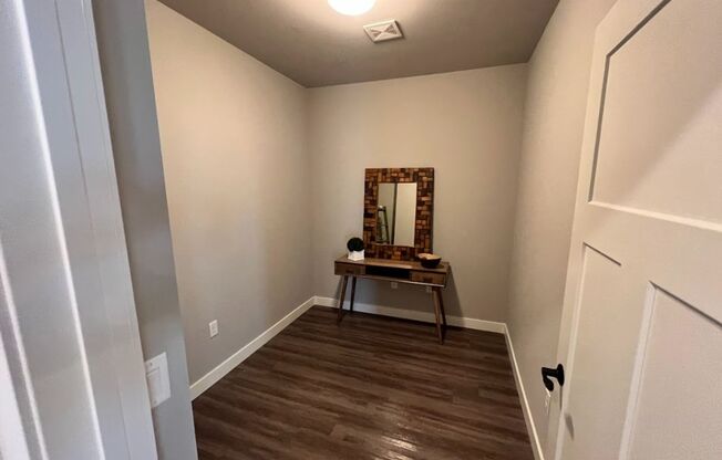 2 beds, 2 baths, 1,256 sqft, $1,925, Unit 214