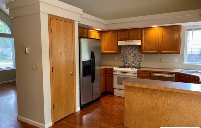 Huge Property: Welcome Home!